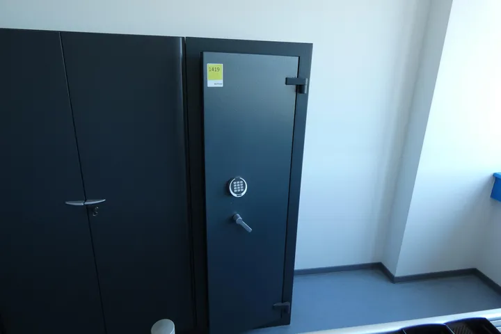Tresor Gewicht: 300 kg